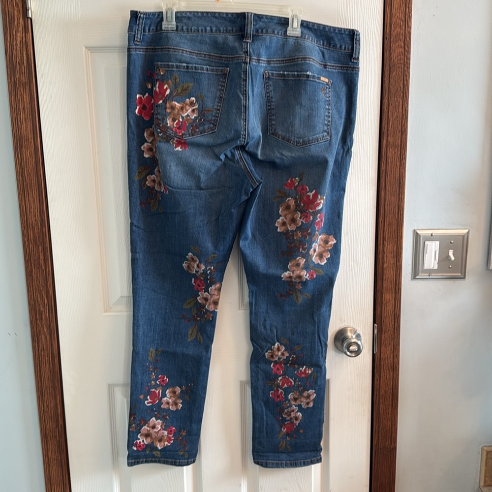 Seven7 Blue Denim Jeans with Painted Red and Brown Flowers - Picture 2 of 5
